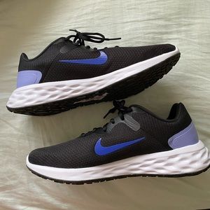 EUC Nike Revolution 6 sneakers